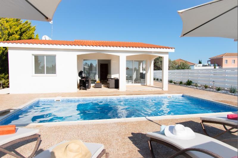 קורל ביי Bungalow Casa Bonita By Ezoria Villas מראה חיצוני תמונה